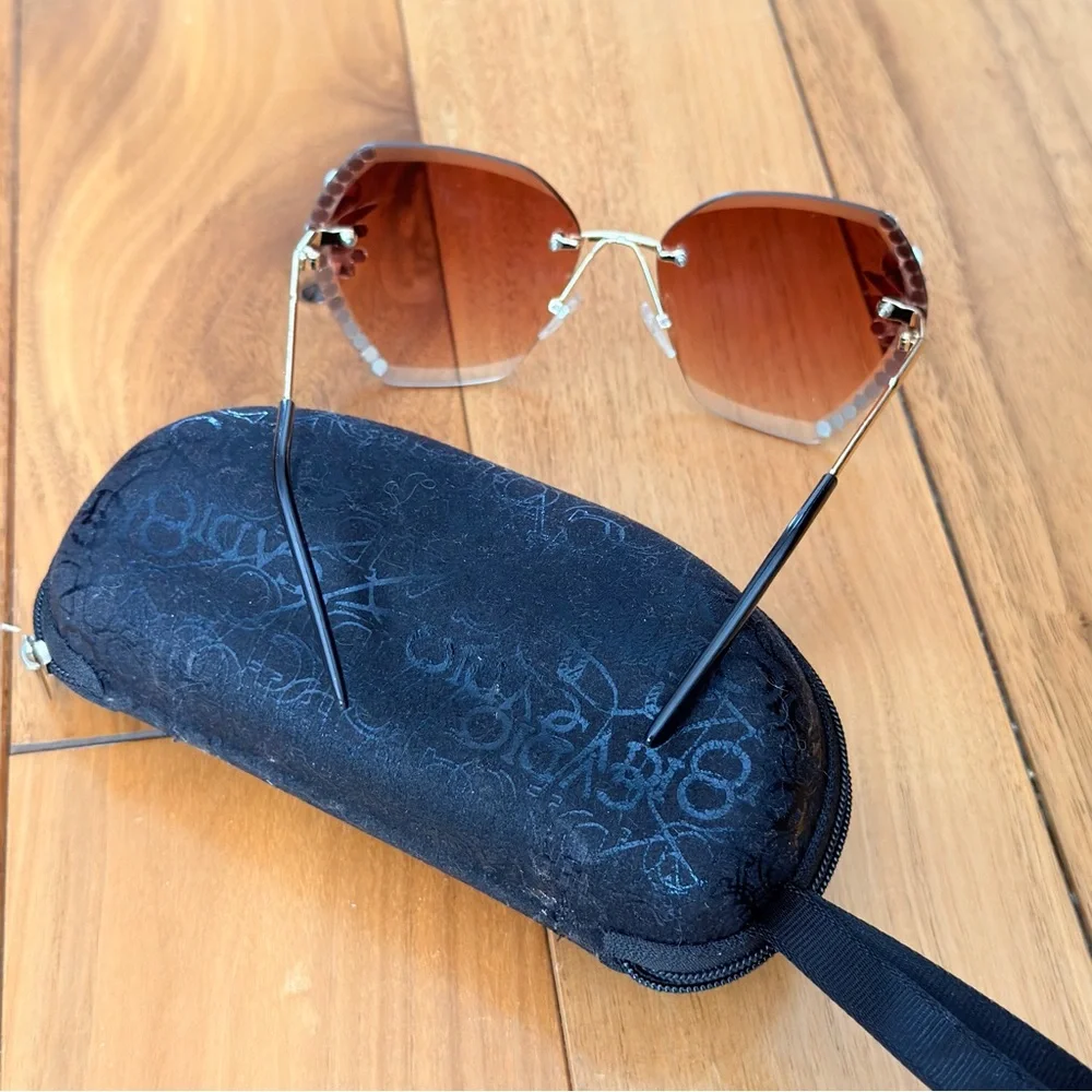 Elegant Aurora Borealis Rhinestone Oversized Sunglasses – Brown Tint – NWOT